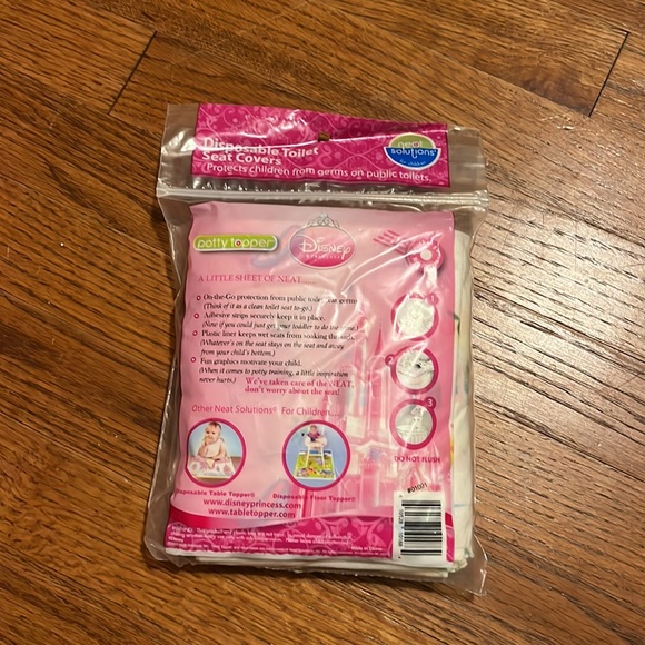 Disposable toilet seat cover - Picture 2 of 2